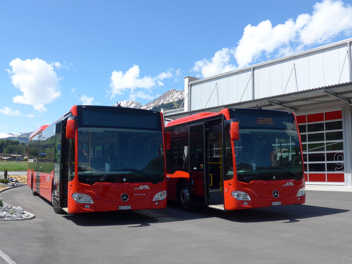 (170'442) - AFA Adelboden - Nr. 97/BE 823'927 + Nr. 96/BE 823'926 - Mercedes am 10. Mai 2016 in Frutigen, Garage