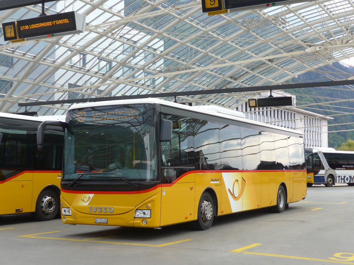 (170'963) - PostAuto Graubnden - GR 170'436 - Iveco am 16. Mai 2016 in Chur, Postautostation