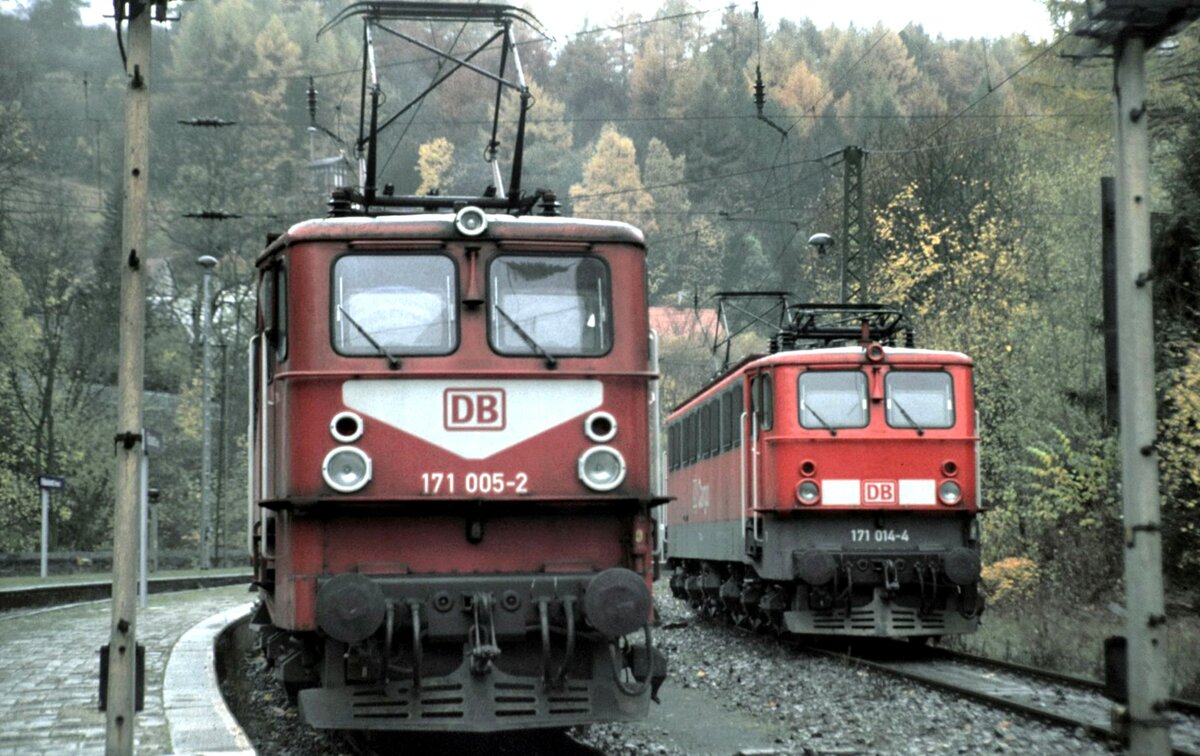 171 005-2 und 171 014-4 in Rübeland am 02.11.1999.