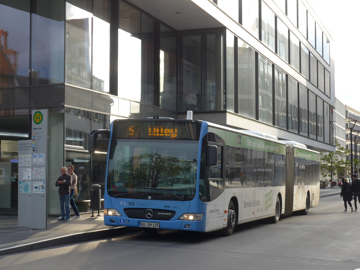 (171'081) - SWU Ulm - Nr. 125/NU-SM 125 - Mercedes am 19. Mai 2016 in Ulm, Rathaus Ulm