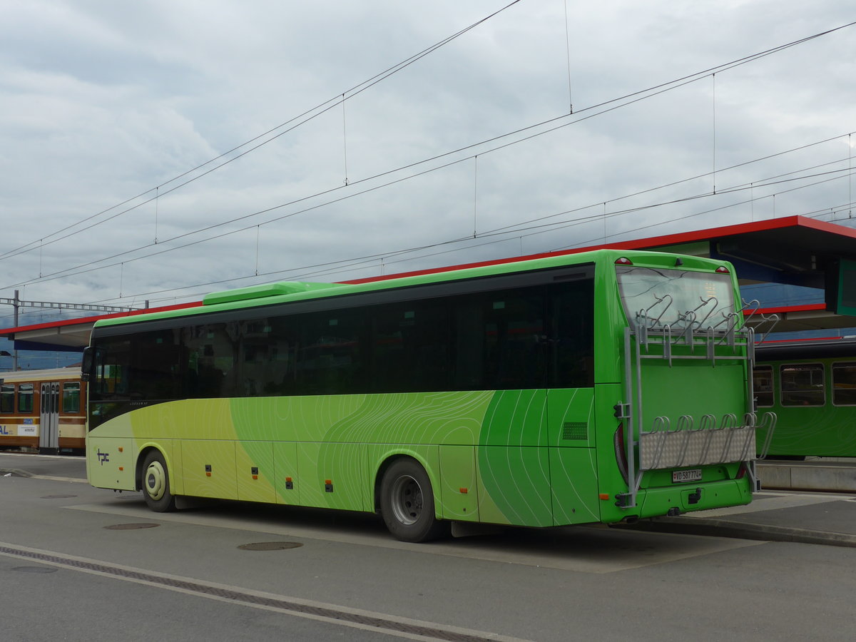 (172'124) - TPC Aigle - VD 587'774 - Iveco am 25. Juni 2016 beim Bahnhof Aigle