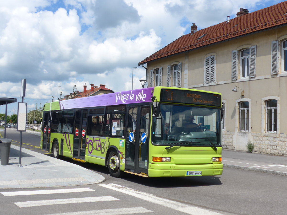 (173'570) - Keolis, Besanon - Nr. 1748/4041 ZG 25 - Heuliez am 1. August 2016 beim Bahnhof Pontarlier