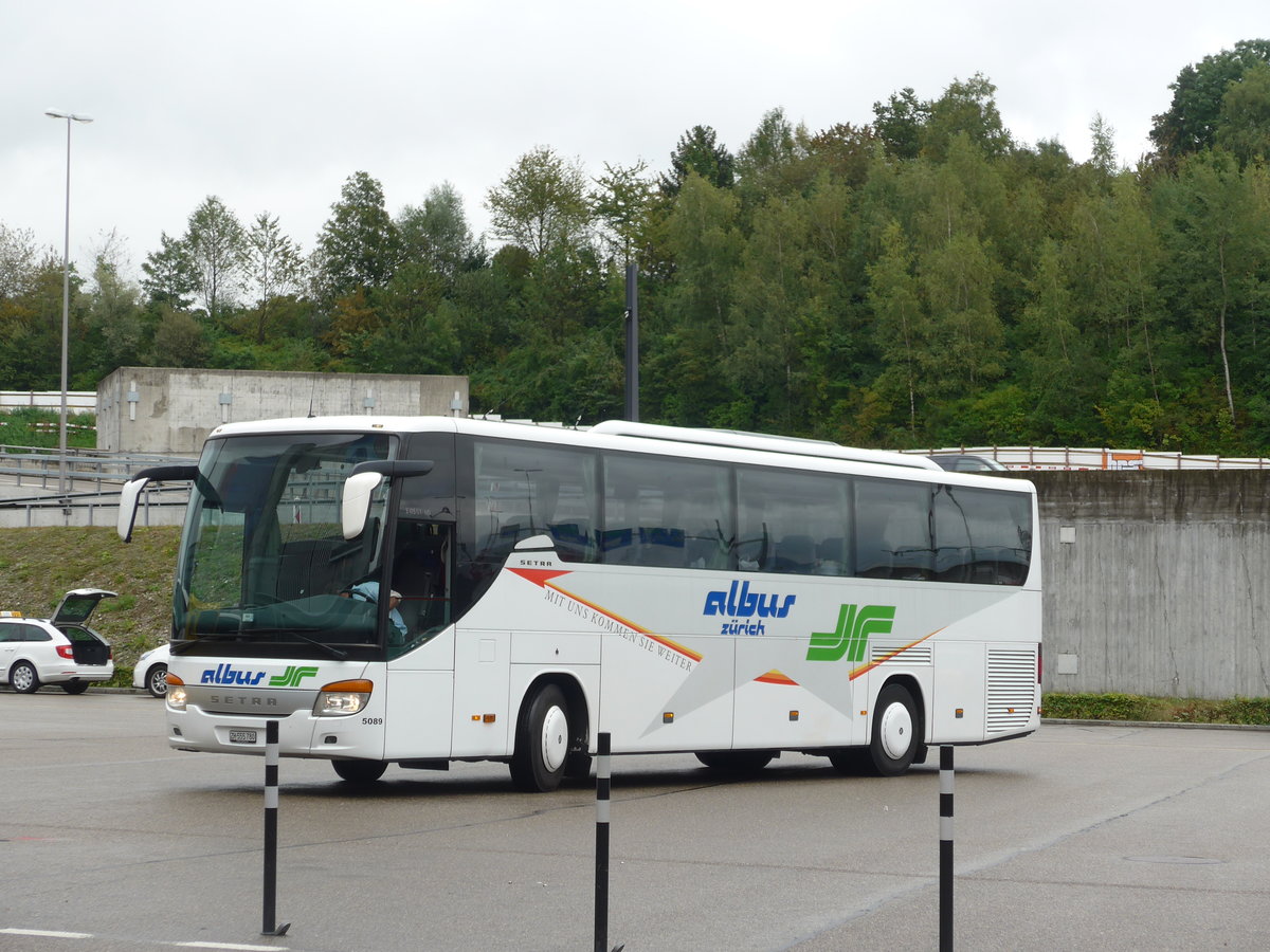 (174'602) - Albus, Zrich - Nr. 5089/ZH 555'780 - Setra am 5. September 2016 in Zrich, Flughafen