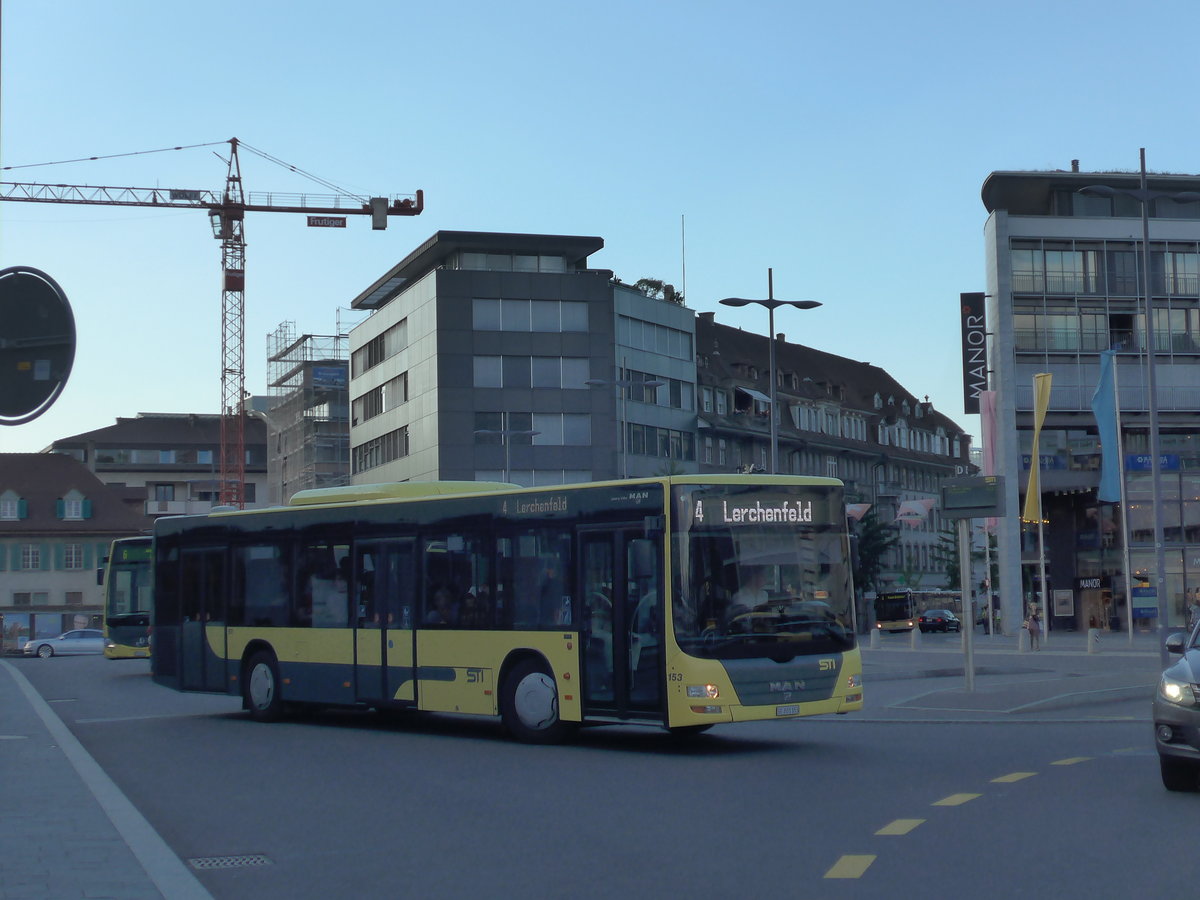 (174'664) - STI Thun - Nr. 153/BE 801'153 - MAN am 6. September 2016 beim Bahnhof Thun