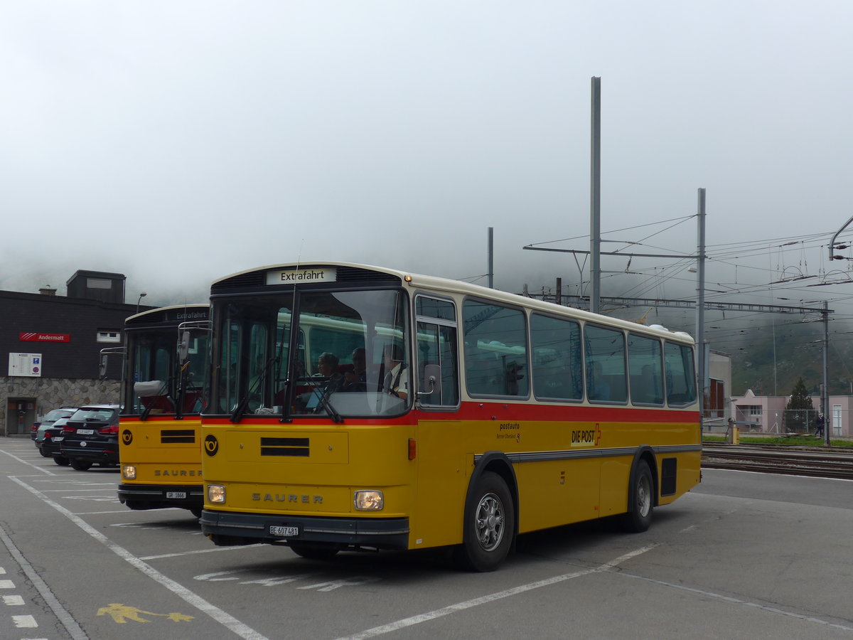 (175'034) - AVG Meiringen - Nr. 74/BE 607'481 - Saurer/R&J (ex P 24'357) am 18. September 2016 beim Bahnhof Andermatt