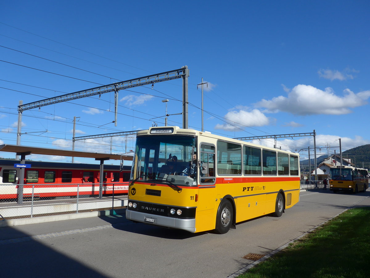 (175'405) - Aebi, Koppigen - Nr. 11/BE 144'361 - Saurer/Lauber (ex Leuenberger, Kirchberg; ex Niederer, Filzbach Nr. 11) am 2. Oktober 2016 beim Bahnhof Glovelier