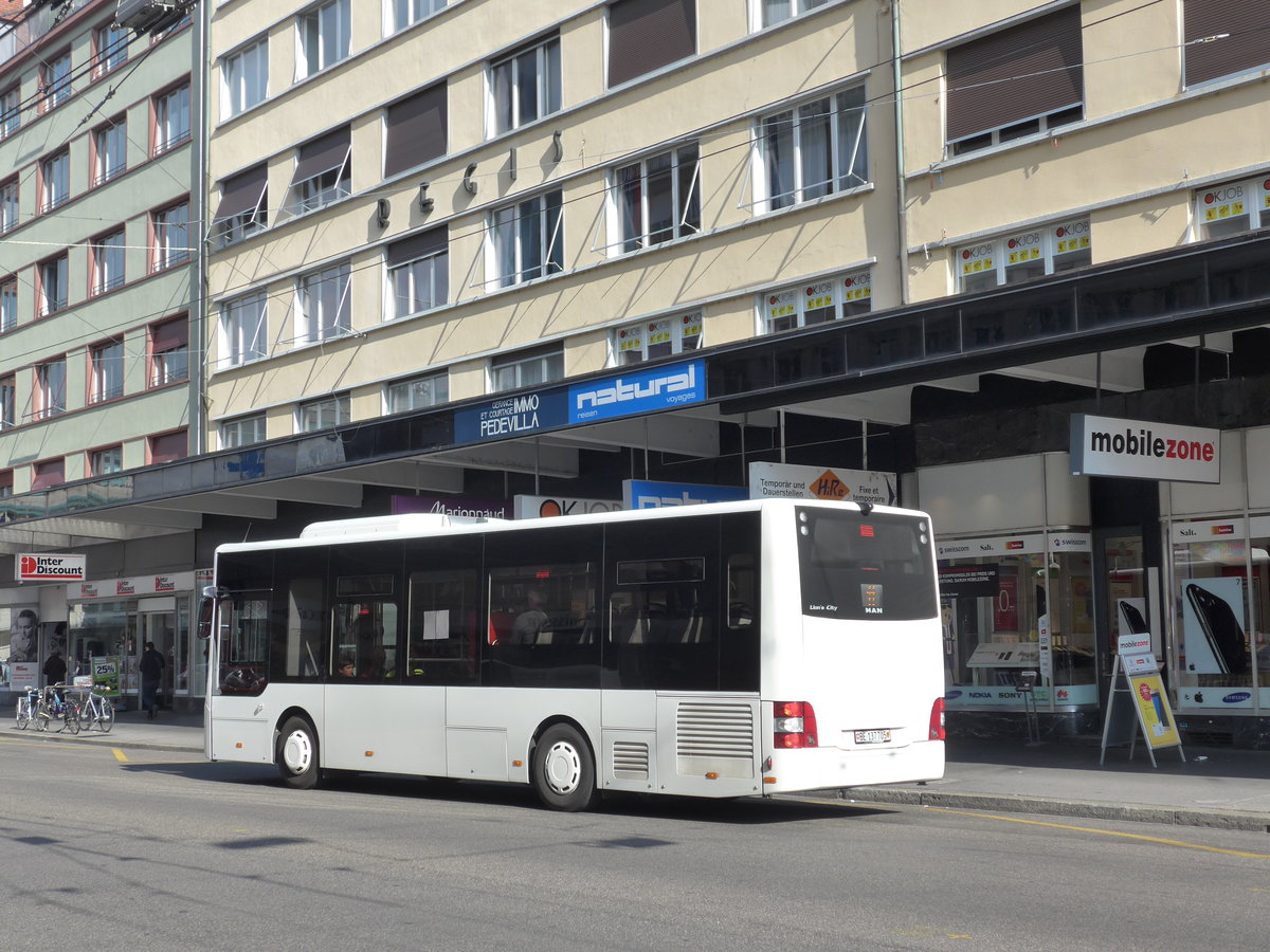 (175'529) - Funi-Car, Biel - Nr. 5/BE 137'705 - MAN/Caetano am 7. Oktober 2016 beim Bahnhof Biel