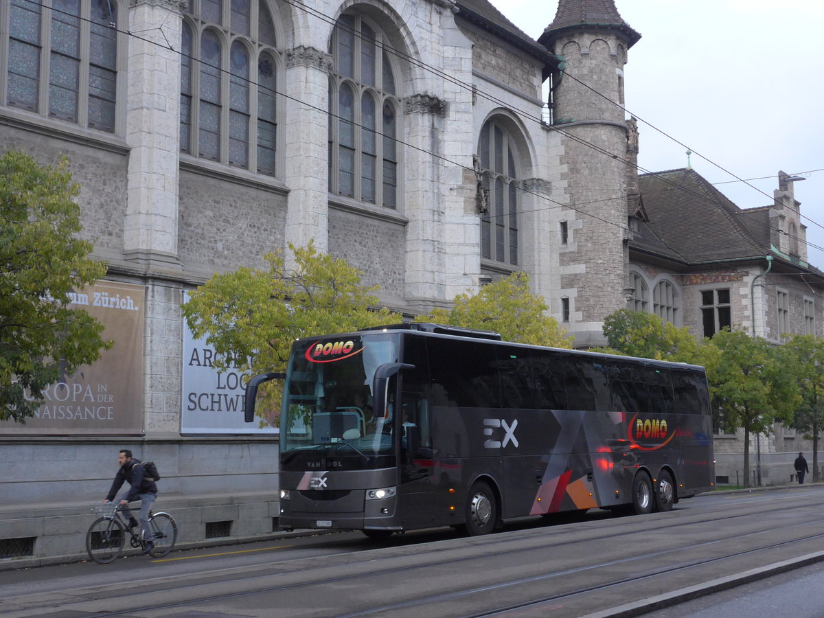 (175'723) - Domo, Glattbrugg - SG 373'982 - Van Hool am 18. Oktober 2016 beim Bahnhof Zrich