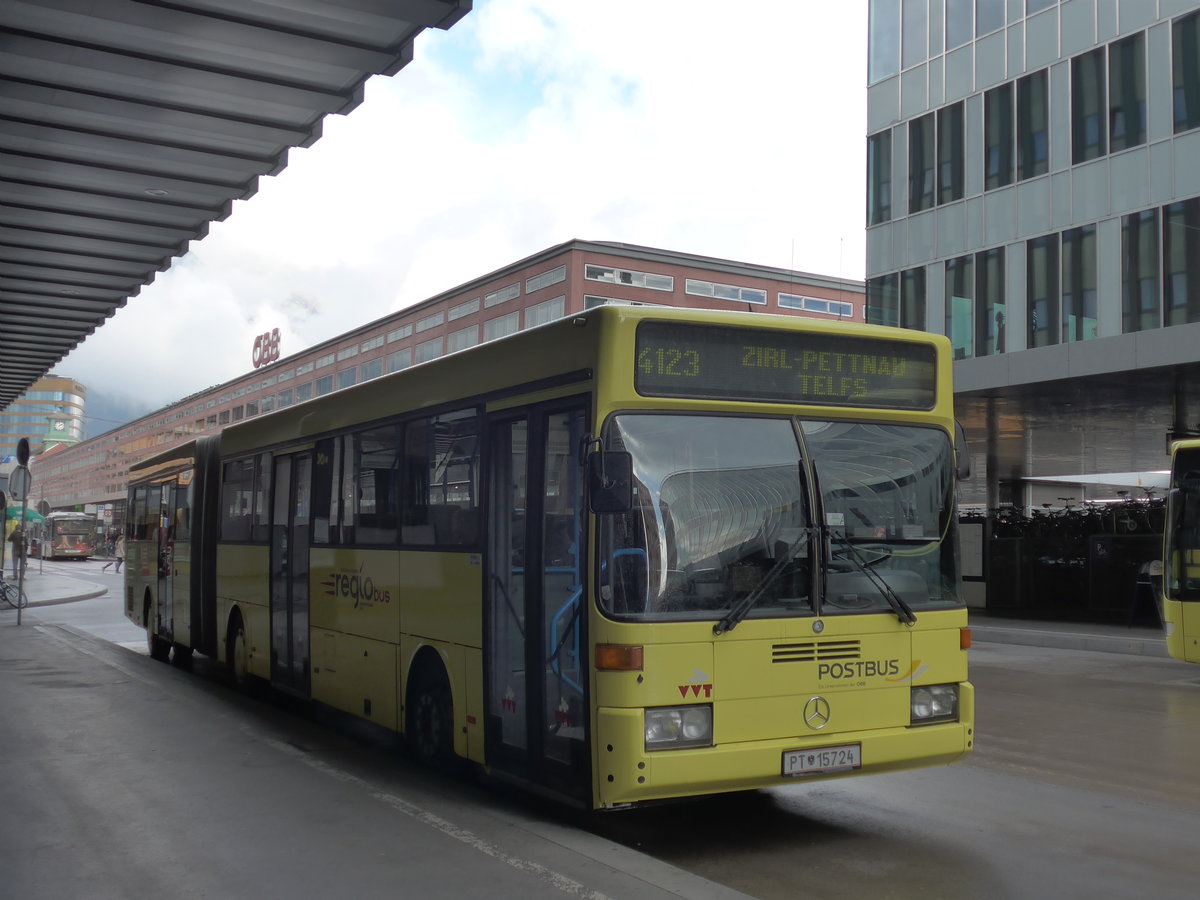 (175'807) - PostBus - PT 15'724 - Mercedes am 18. Oktober 2016 beim Bahnhof Innsbruck