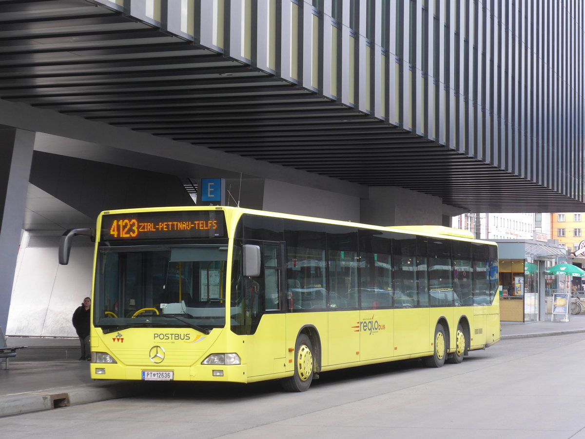 (175'872) - PostBus - PT 12'636 - Mercedes am 18. Oktober 2016 beim Bahnhof Innsbruck