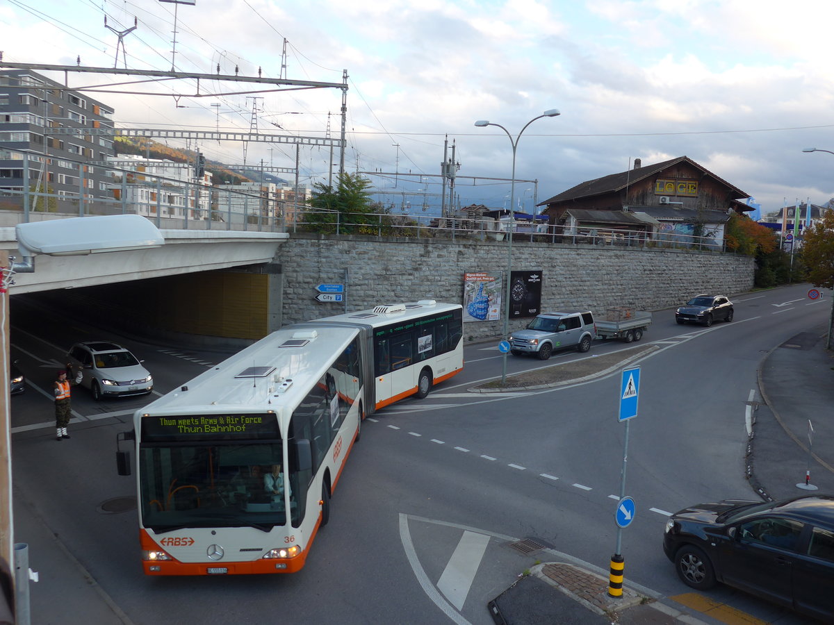 (176'201) - RBS Worblaufen - Nr. 36/BE 555'036 - Mercedes am 21. Oktober 2016 in Thun, Allmendstrasse