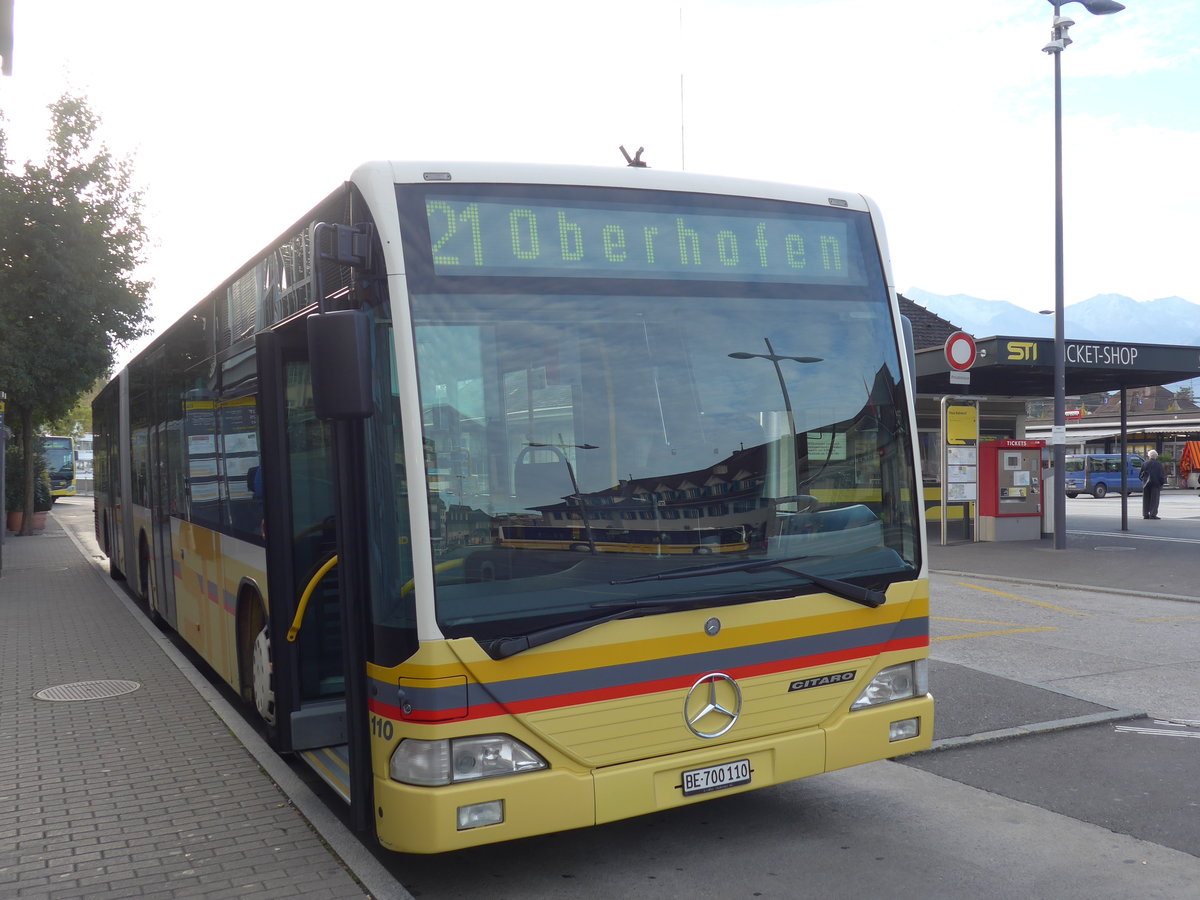 (176'217) - STI Thun - Nr. 110/BE 700'110 - Mercedes am 22. Oktober 2016 beim Bahnhof Thun