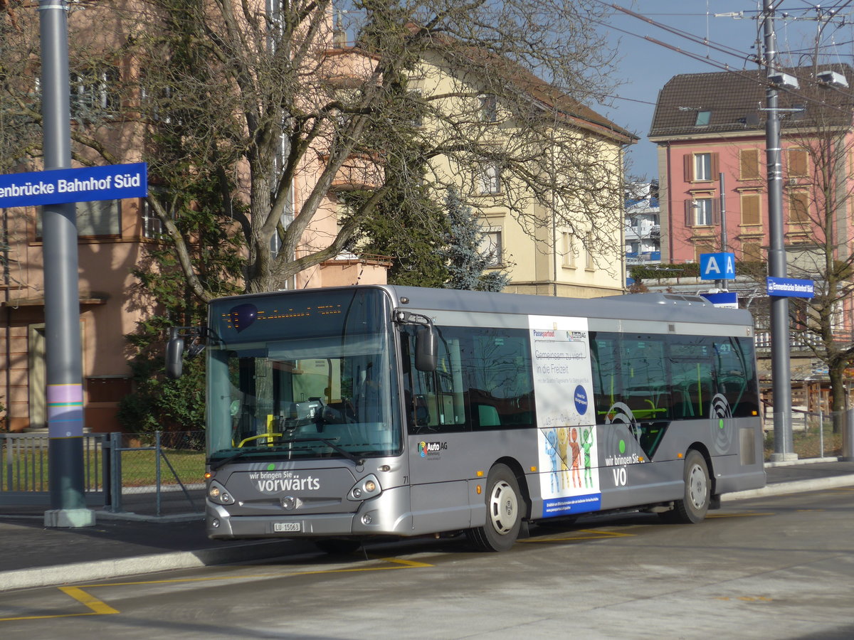 (177'160) - AAGR Rothenburg - Nr. 71/LU 15'063 - Irisbus am 11. Dezember 2016 beim Bahnhof Emmenbrcke Sd