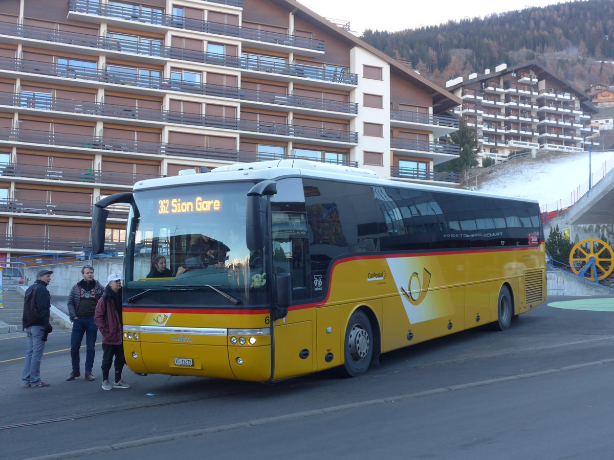 (177'264) - Lathion, Sion - Nr. 6/VS 12'672 - Van Hool am 18. Dezember 2016 in Haute-Nendaz, Tlcabine