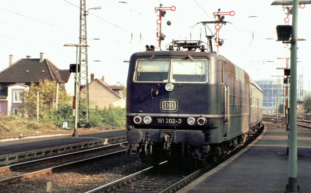 181 202-3 in Neustadt Weinstrasseam 28.10.1983.