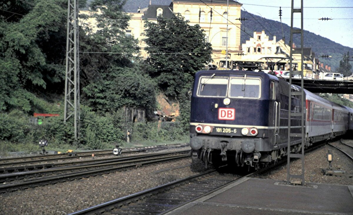 181 205-6 in Neustadt Weinstrasse im Juni 1994.