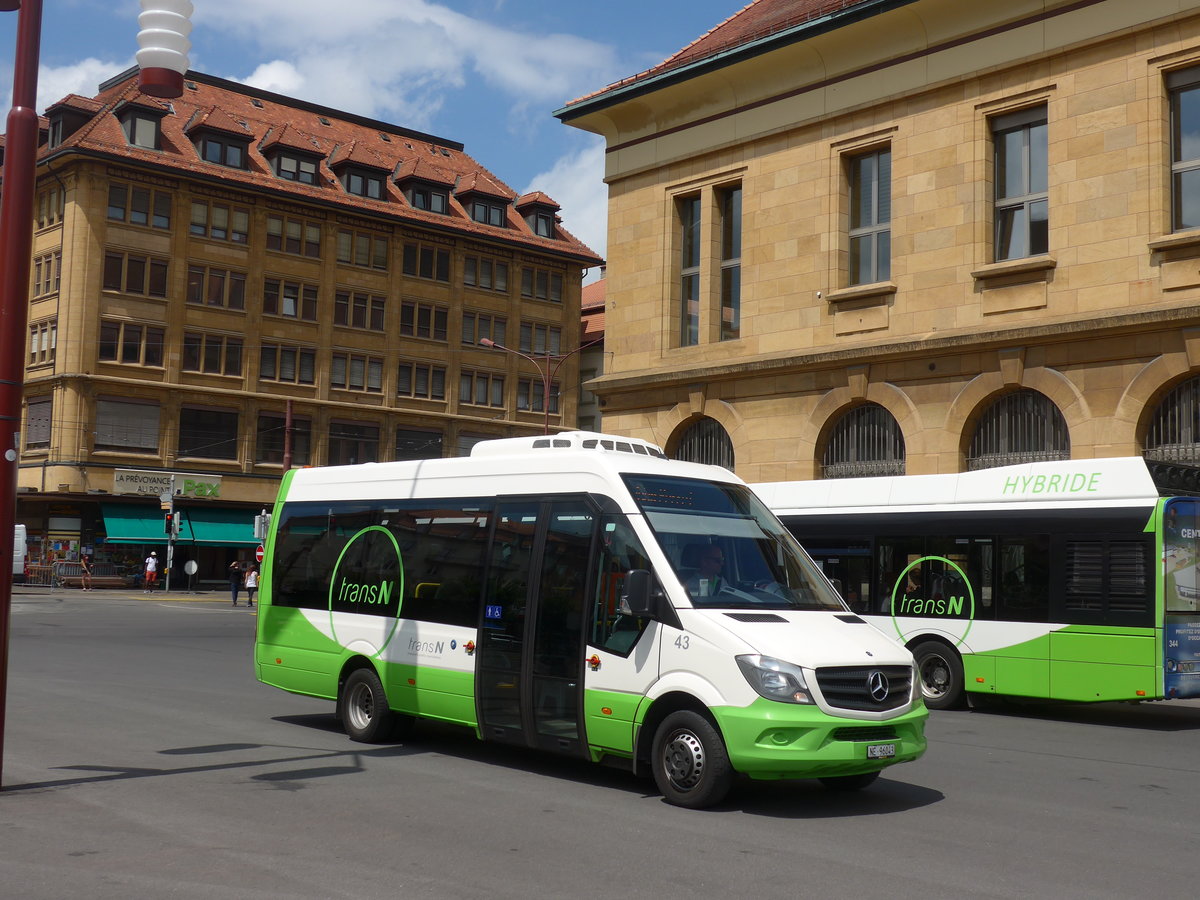 (181'072) - transN, La Chaux-de-Fonds - Nr. 43/NE 96'043 - Mercedes am 12. Juni 2017 beim Bahnhof La Chaux-de-Fonds