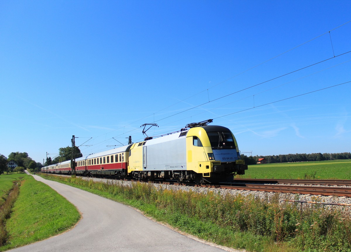 182 513 zog am 9. September 2012 den  AKE-Rheingold  bei bersee in Richtung Salzburg.