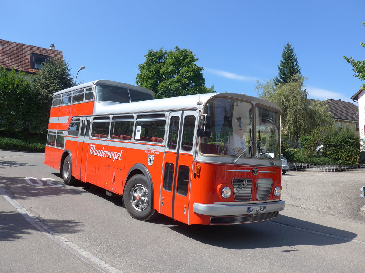 (183'915) - Aus Deutschland: Radlmeier, Ergoldsbach - LA-RD 123H - FBW/Vetter-R&J Anderthalbdecker (ex FRAM Drachten/NL Nr. 20; ex Wespe, Altsttten; ex AFA Adelboden Nr. 4) am 23. August 2017 in Wetzikon, Restaurant Sternen