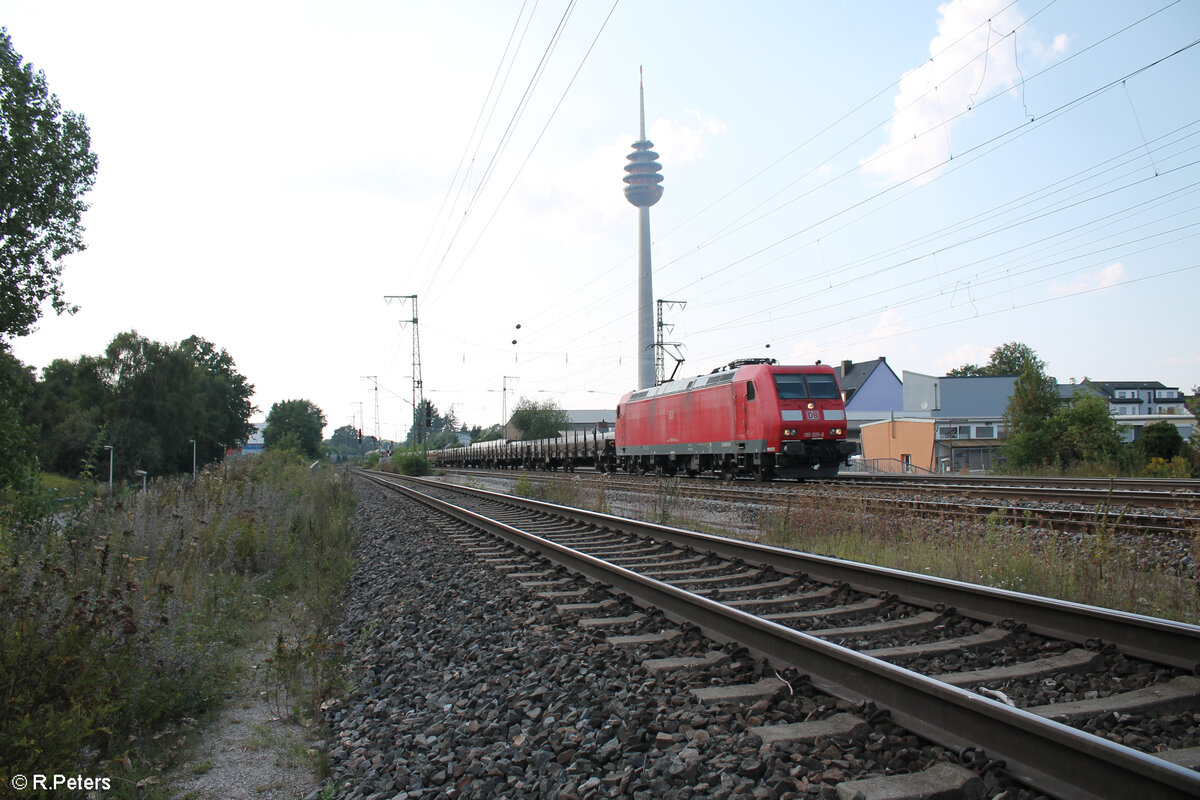 185 005-8 zieht mit einem gemischten Güterzug durch Nürnberg Hohe Marter. 31.08.24