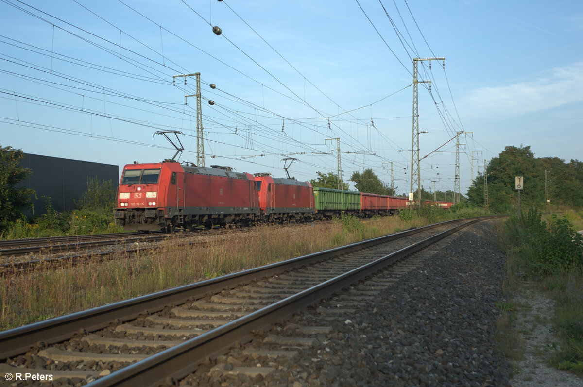 185 261-5 + 185 251-6 ziehen einen Scraptainerzug aus Linz durch Nürnberg Hohe Marter. 31.08.24