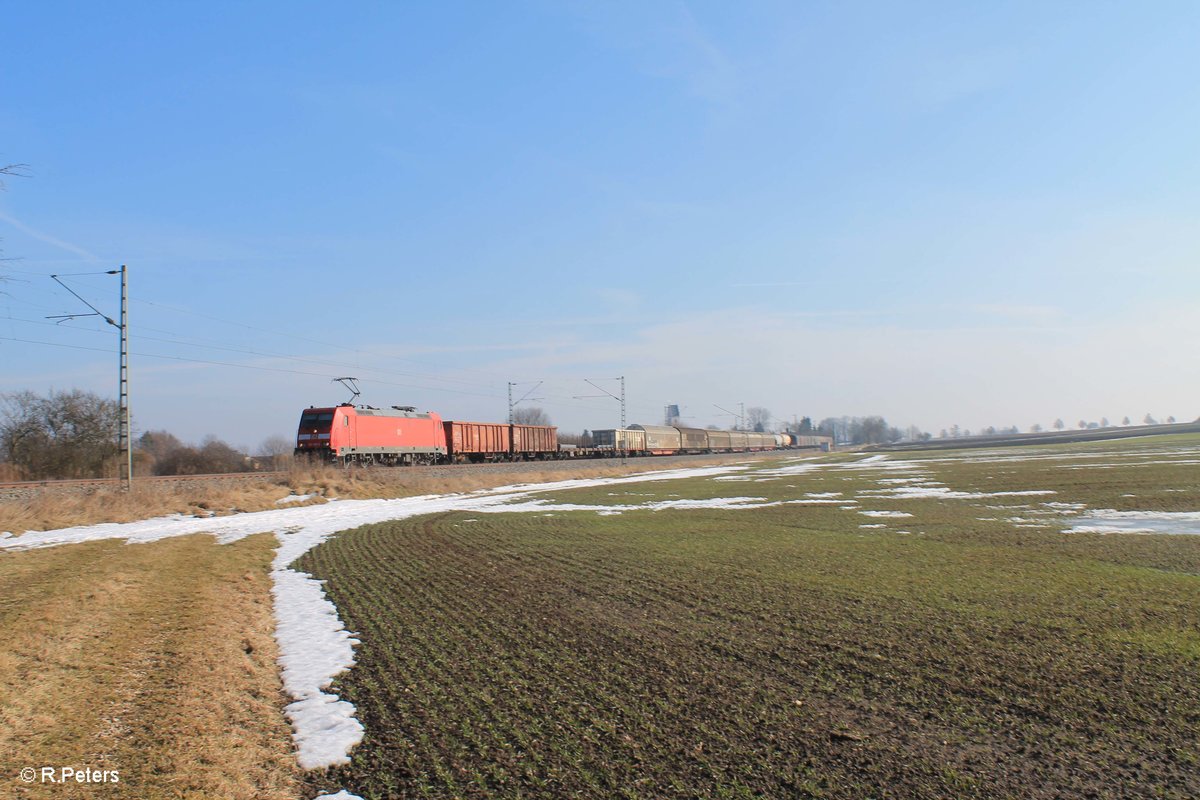 185 388-6 zieht bei Moosham ein gemischten G�terzug. 11.02.17