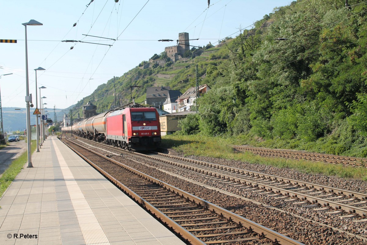 185 405-8 durchfährt langsam Kaub in Richtung Wiesbaden. 18.07.14