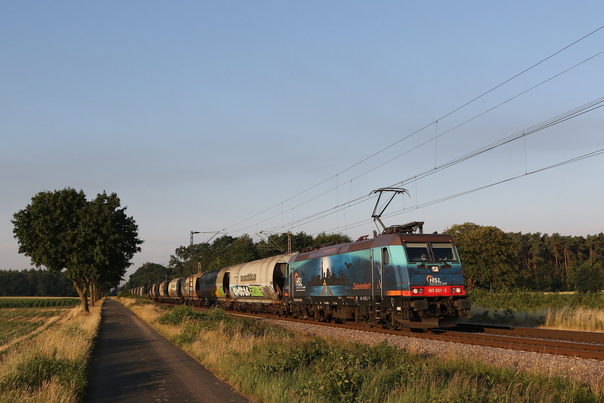 185 601 mit einem Getreidezug am 27. Juni 2020 bei Drverden.