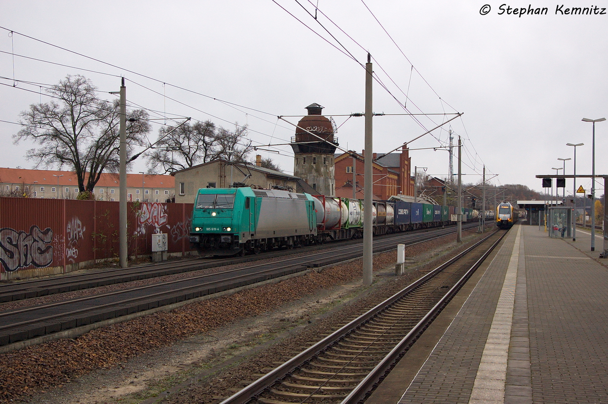 185 619-4 RBS Asset Finance Europe Limited f�r LOCON LOGISTIK & CONSULTING AG mit einem Containerzug in Rathenow und fuhr in Richtung Stendal weiter. 23.11.2013