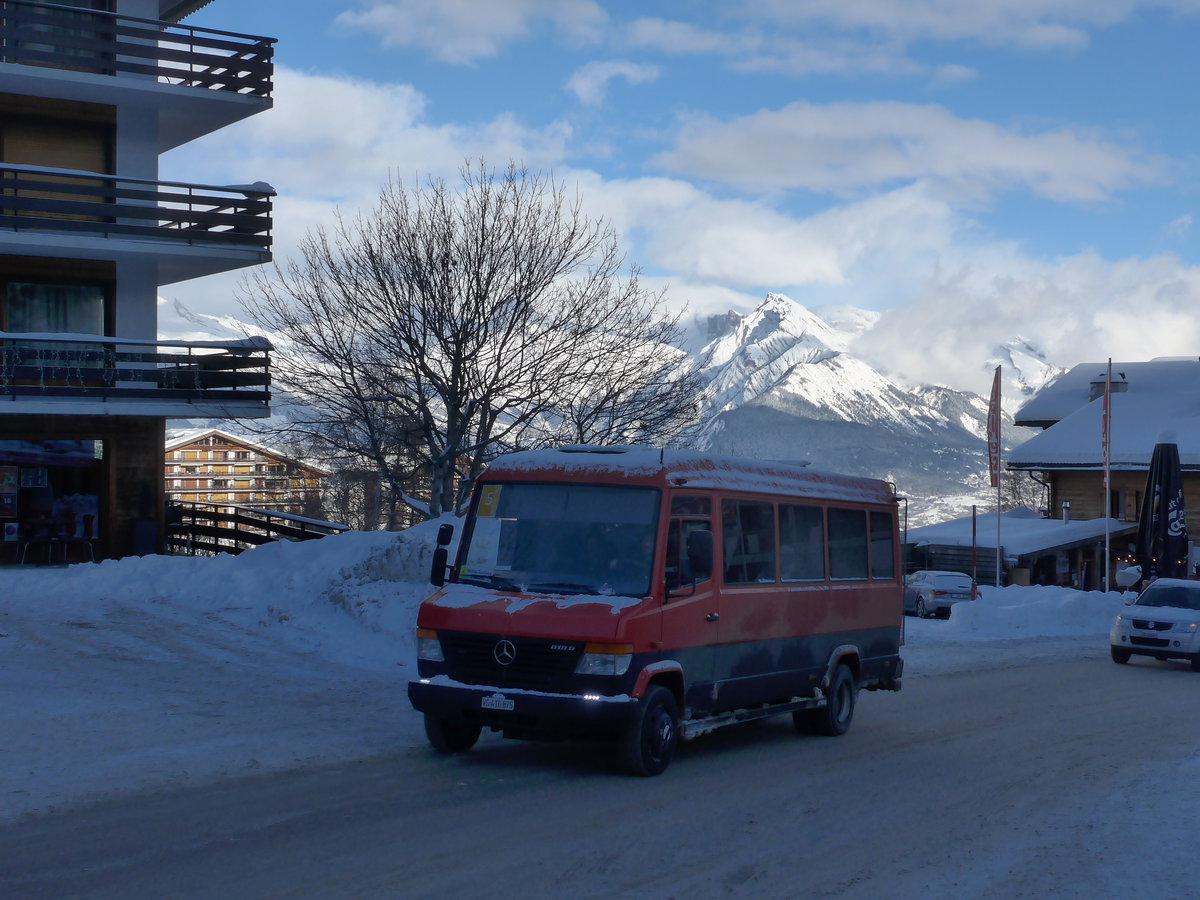 (186'996) - Fournier, Condmines - VS 410'875 - Mercedes am 17. Dezember 2017 in Haute-Nendaz, Tlcabine