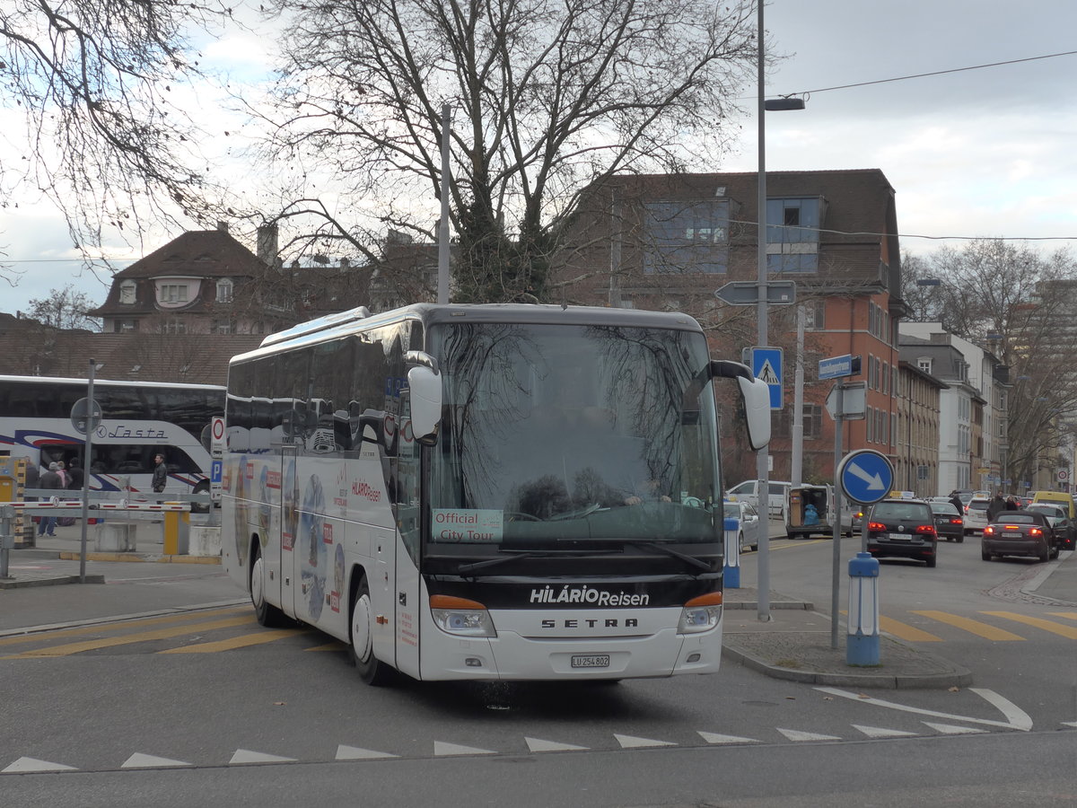 (187'454) - Hilrio, Schtz - LU 254'802 - Setra (ex Marti, Kallnach) am 26. Dezember 2017 in Zrich, Sihlquai