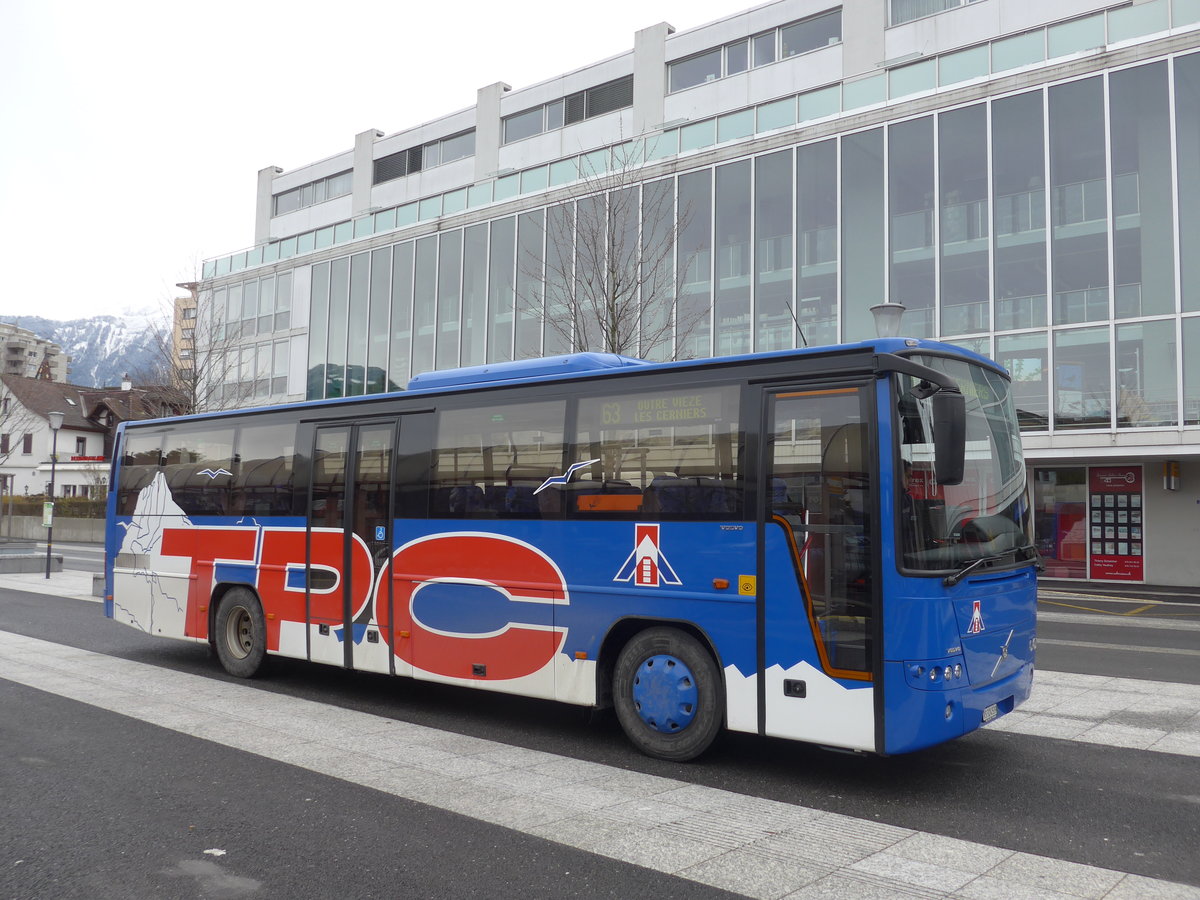 (188'017) - TPC Aigle - Nr. 8/VS 324'539 - Volvo (ex Nr. 3) am 20. Januar 2018 beim Bahnhof Monthey-Ville