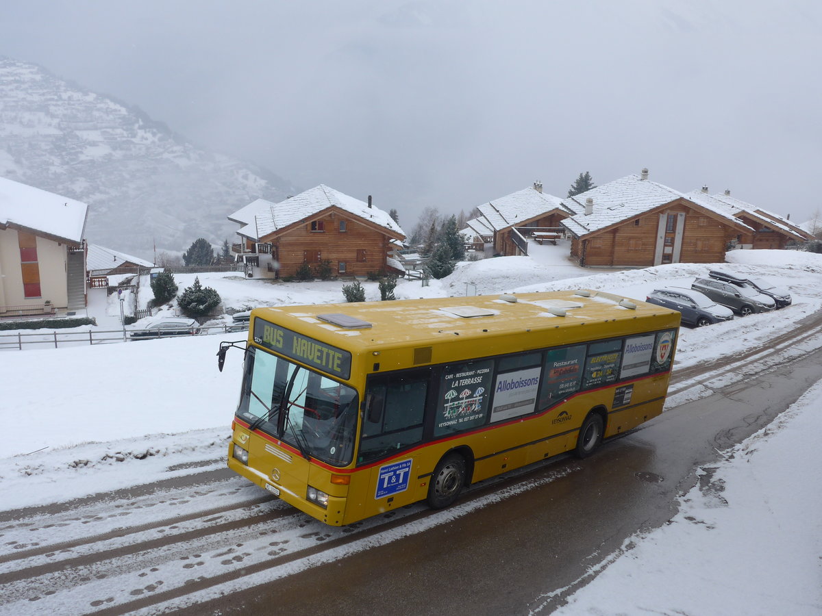 (188'377) - PostAuto Wallis - Nr. 17/VS 33'100 - Mercedes (ex Theytaz, Sion; ex AAGL Liestal Nr. 57) am 11. Februar 2018 in Veysonnaz, Greppon Blanc