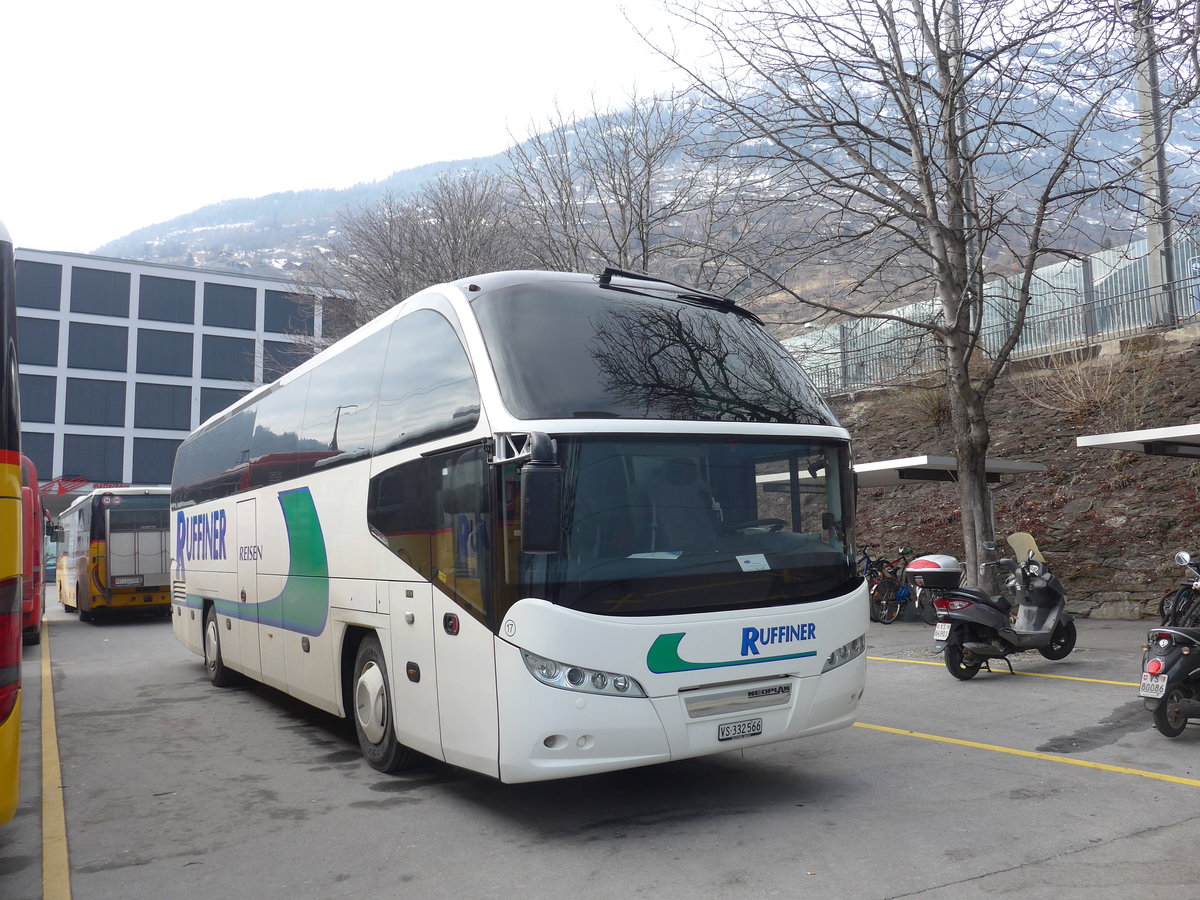 (188'446) - Ruffiner, Turtmann - Nr. 17/VS 332'566 - Neoplan am 11. Februar 2018 beim Bahnhof Brig