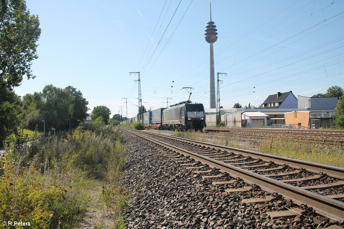 189 285-0 zieht mit ein LKW-Walter Zug durch Nürnberg Hohe Marter. 11.08.24