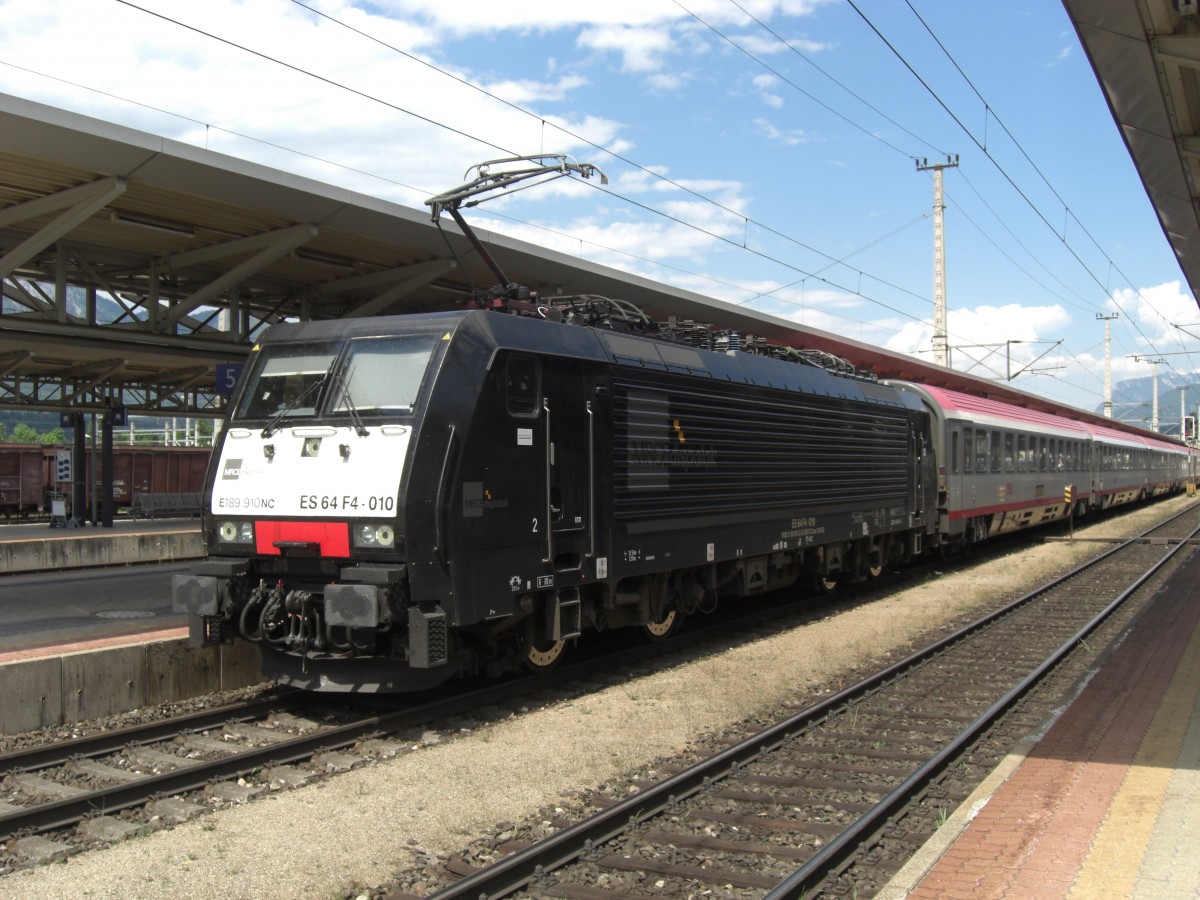 189 910 am 6. Juni 2010 im Bahnhof von Wrgl/Tirol.
