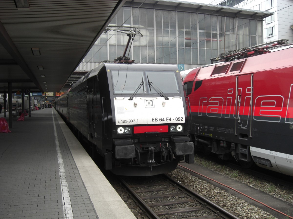 189 992-1 im Aussenbereich des Mnchner Hauptbahnhofs am 14. April 2007.