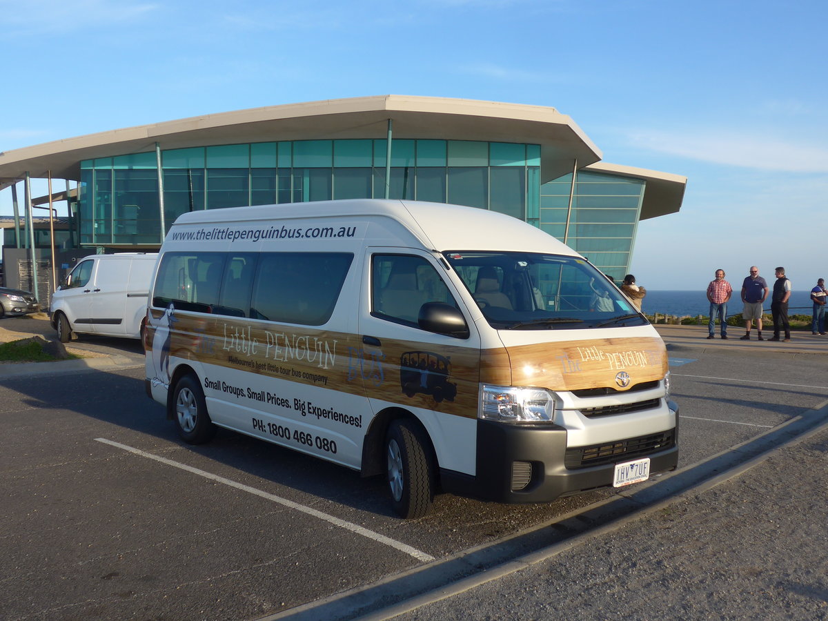 (190'331) - The little Penguin Bus, Altona - 1HV 7UF - Toyota am 18. April 2018 in Summerland, Antarctic Journey