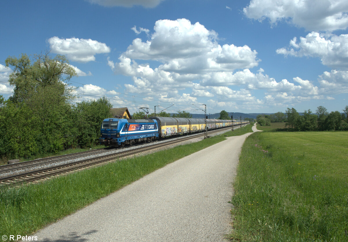 192 016-4 zieht bei P�lling ein ARS Altmann gen Norden. 14.05.24