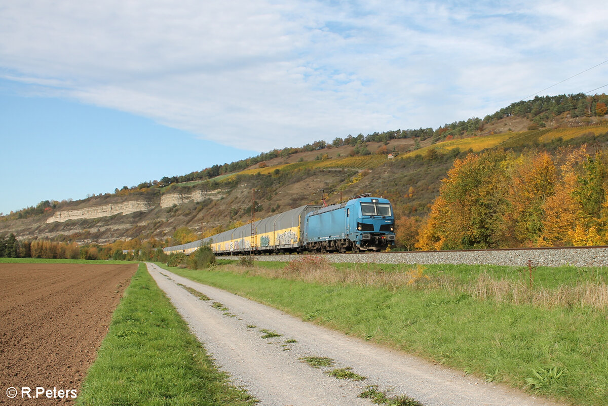 192 082 zieht bei Thüngersheim ein ARS Altmann Zug in Richtung Süden. 21.10.24