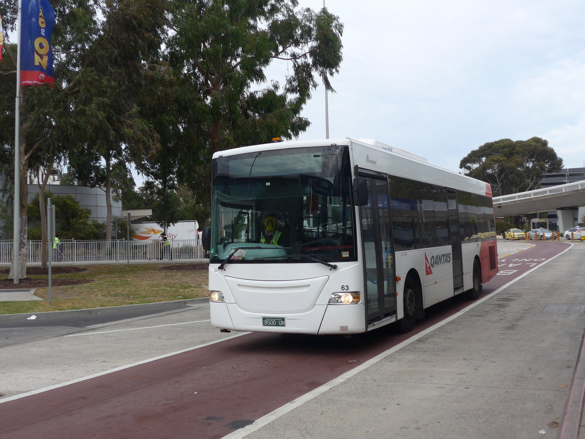 (192'284) - Qantas, Melbourne - Nr. 63/BS00 UN - Denning/NCBC-Gemilang am 2. Mai 2018 in Melbourne, Airport