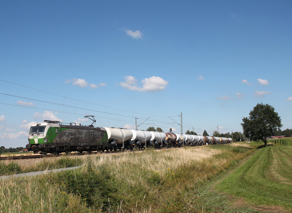 193 204  Wolfang Amadeus Mozart  von  SETG  mit einem Kesselwagenzug am 7. August 2016 bei bersee.