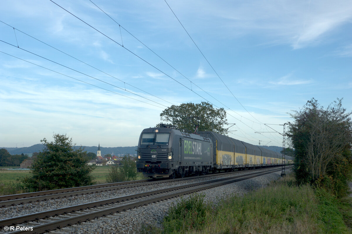193 267-2  EDELSTAHL  zieht bei Pölling mit einem geschlossenen ARS Autotransportzug BMW in Richtung Norden.17.10.24