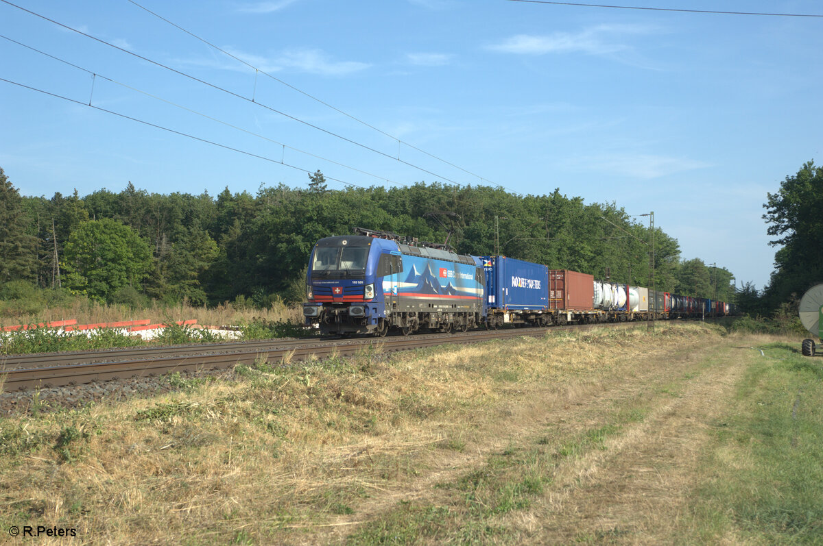 193 526-1  Maas zieht mit einem KLV Zug durch die Netztrennstelle Mainz Bischofsheim.01.09.24