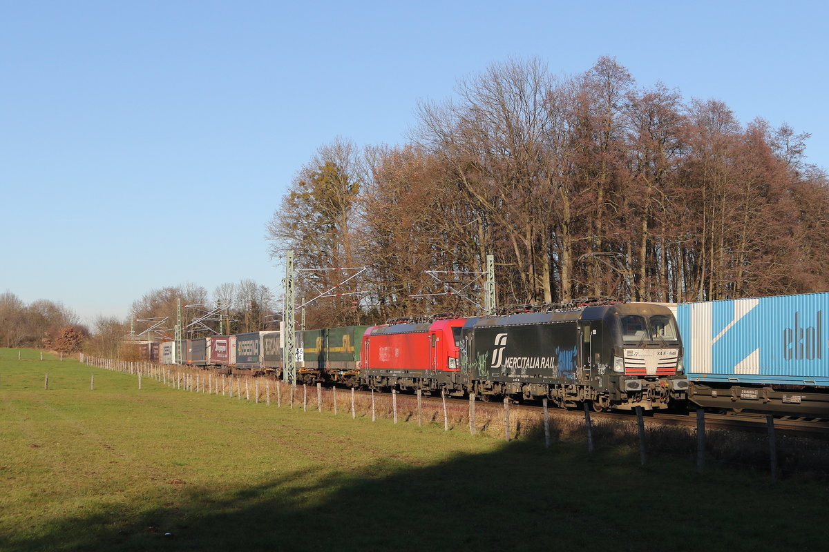 193 648 von  MECITALIA  und 193 xxx waren am 6. Dezember 2019 bei Vogl in Richtung Brenner unterwegs.