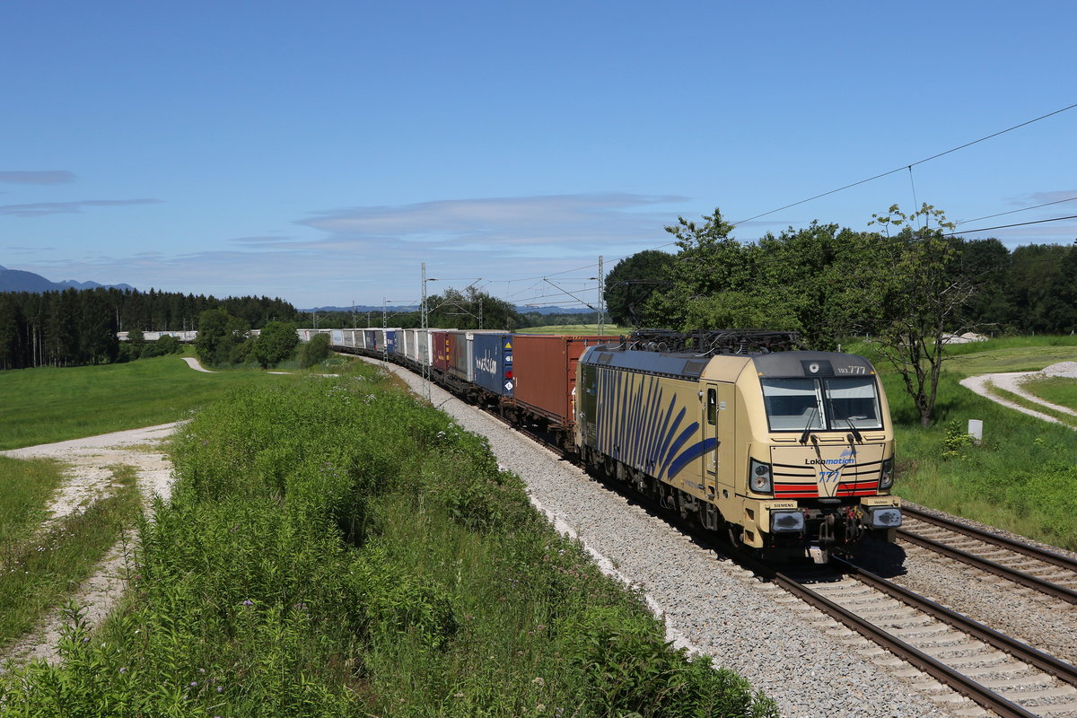 193 777 war am 5. Juli 2020 bei Grabensttt im Chiemgau in Richtung Salzburg unterwegs.
