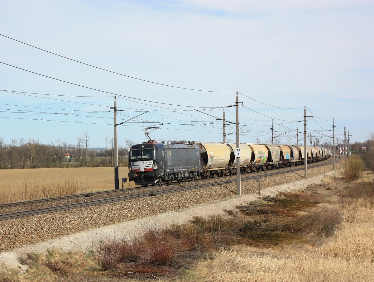193 873 mit einem Getreidezug am 20. Mrz 2014 bei Grosierning.