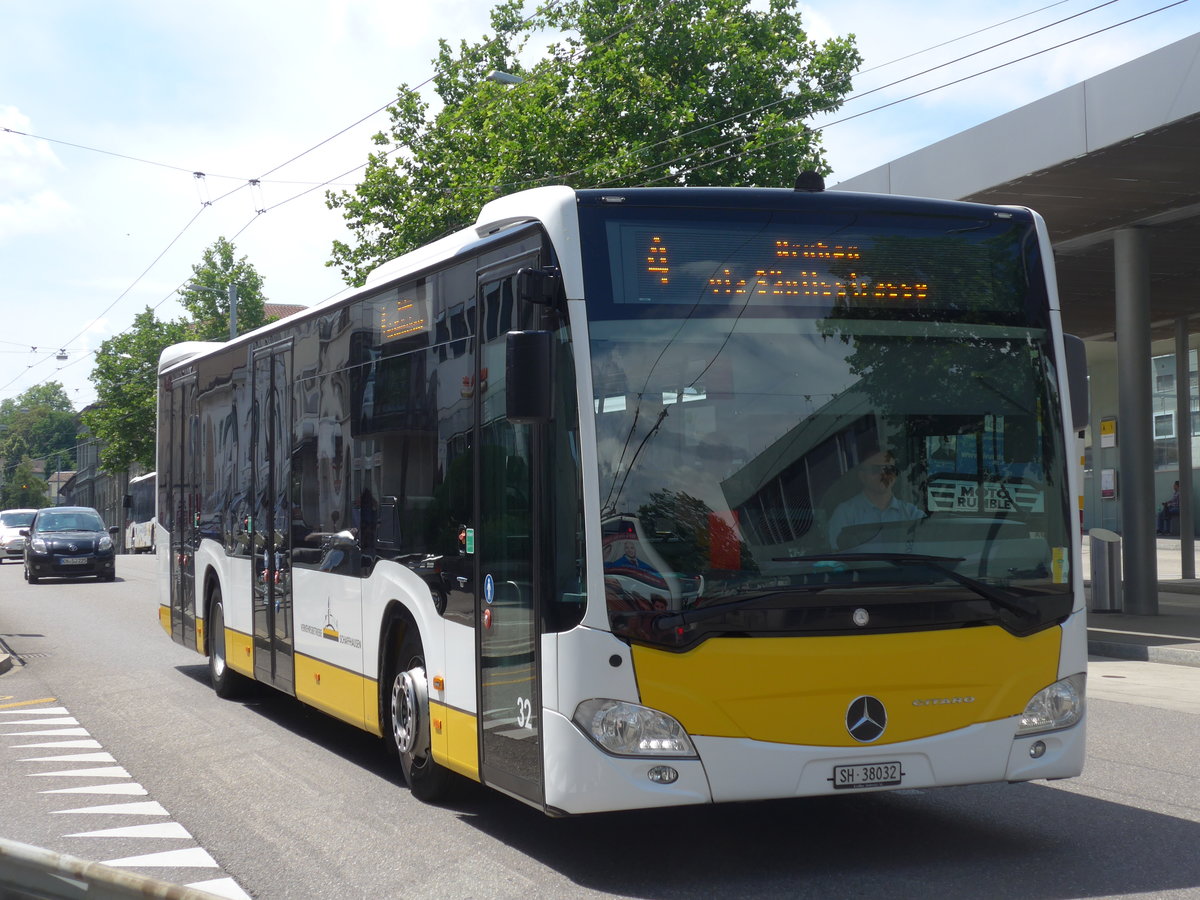 (193'926) - VBSH Schaffhausen - Nr. 32/SH 38'032 - Mercedes am 10. Juni 2018 beim Bahnhof Schaffhausen