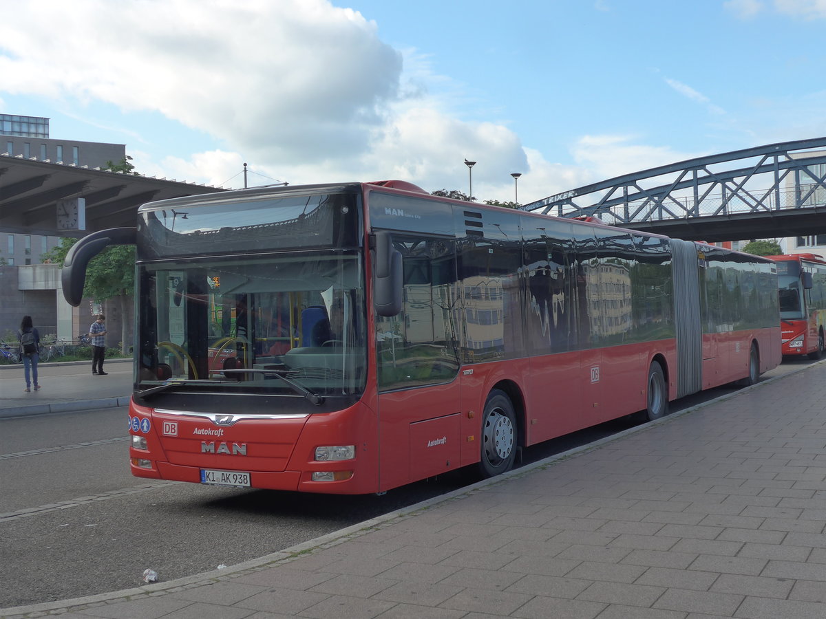 (194'096) - Autokraft, Kiel - KI-AK 938 - MAN am 18. Juni 2018 beim Bahnhof Freiburg