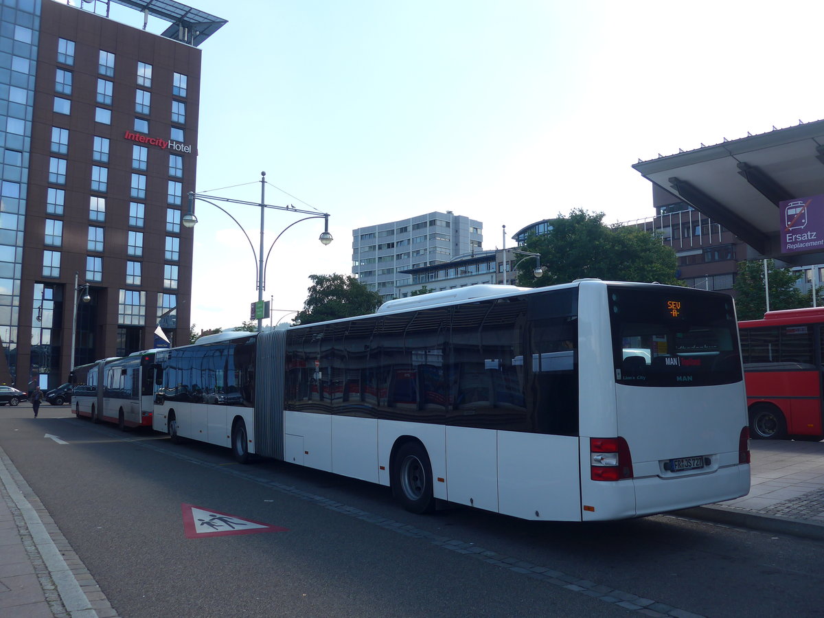 (194'165) - SBG Freiburg - FR-JS 727 - MAN am 18. Juni 2018 beim Bahnhof Freiburg